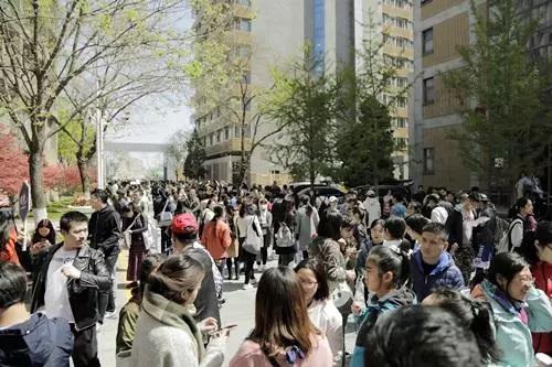 CMA學員奔赴考場，網(wǎng)校送考服務溫馨送上